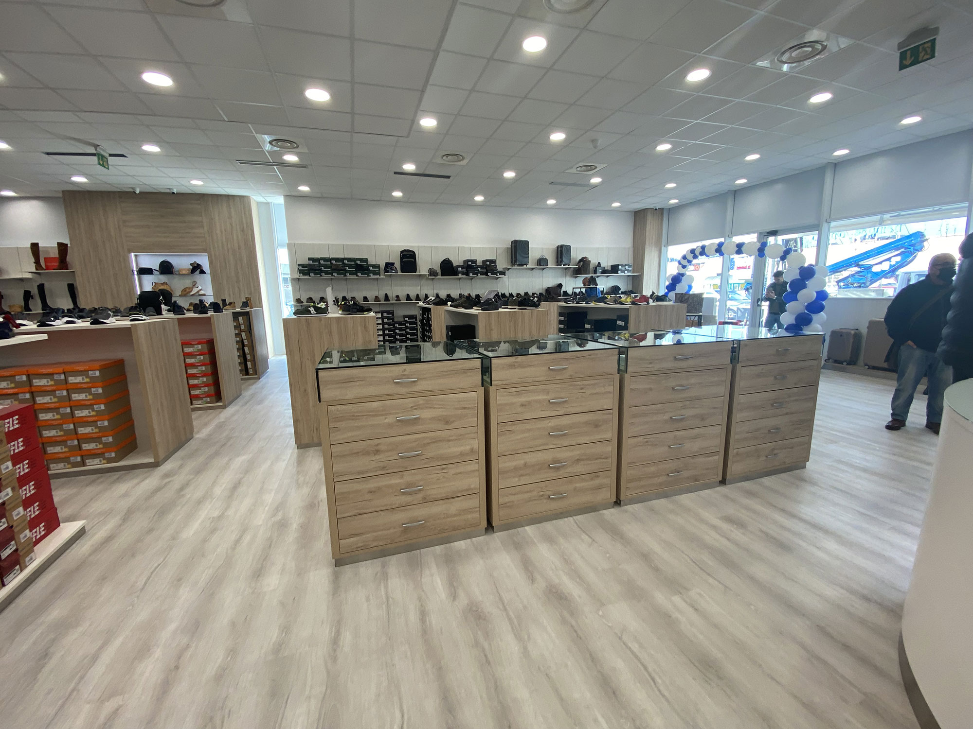 arredamento negozio calzature settiro 03