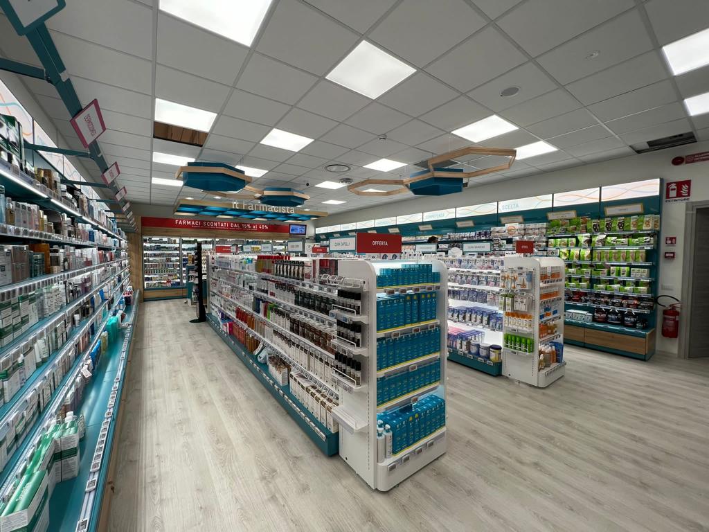 arredamento parafarmazia conad 02