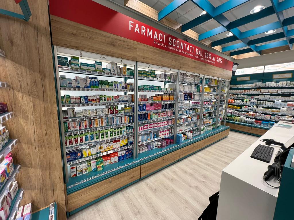 arredamento parafarmazia conad 05