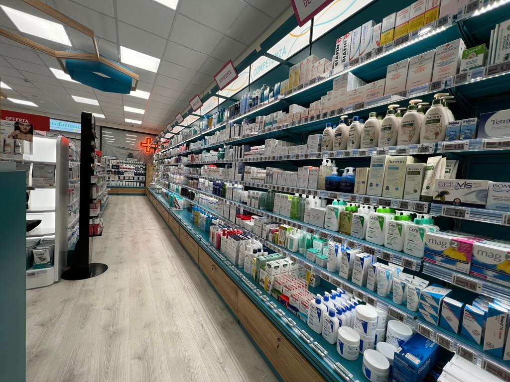 arredamento parafarmazia conad 06
